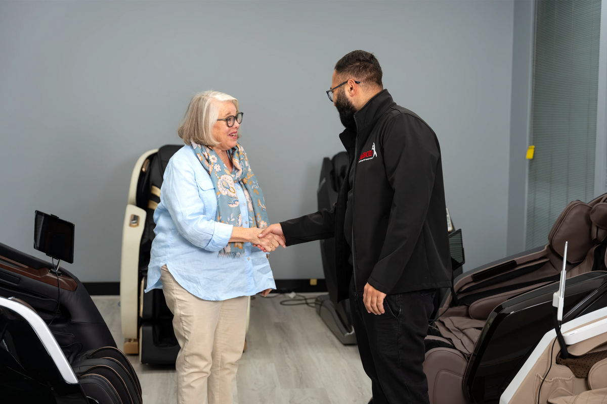 A customer meeting the hiBOD team in the showroom